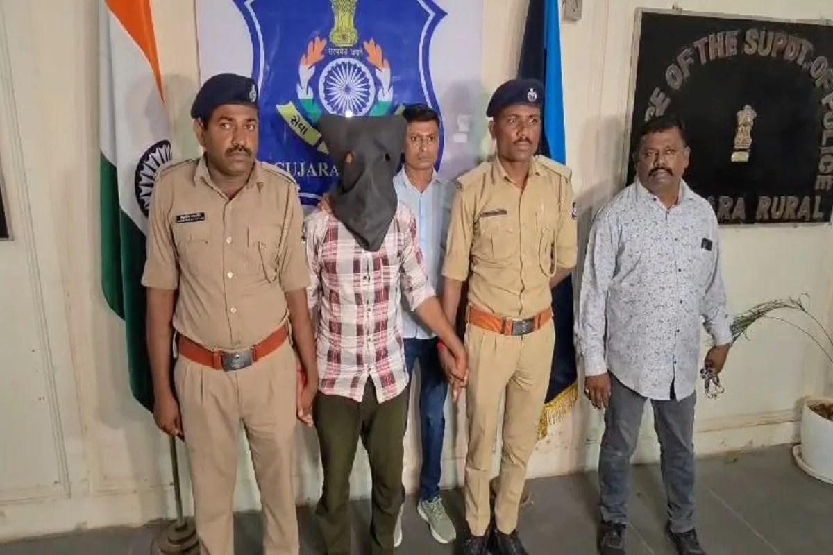 खेत के कमरे में महिला की हत्या कर शव जलाया, आरोपी गिरफ्तार