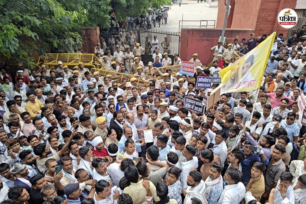 बारां में नरेश मीणा व कंवरलाल मीणा की रिहाई की मांग, हजारों ने कलेक्ट्रेट को घेरा, टोंक जेल में गुपचुप मिले राजेंद्र गुढ़ा