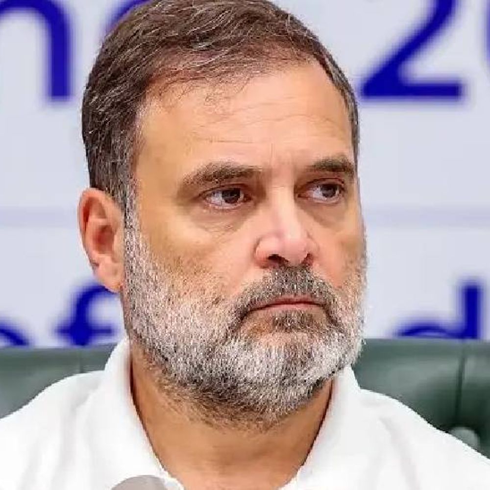 सिख नेताओं का राहुल गांधी के घर के बाहर प्रदर्शन:सज्जन कुमार को हीरो बताने पर कांग्रेस से माफी की मांग, सिख परिवार पहुंचे