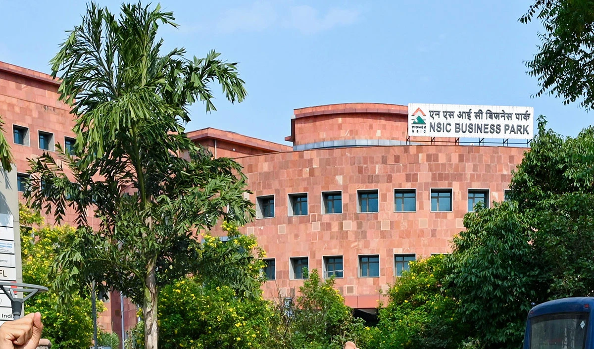 Prabhasakshi NewsRoom: AI से तैयार हुआ UGC-NET प्रश्नपत्र ! गलत सवाल और 67 रिपीटेड प्रश्न पूछे गये, सामने आई NTA की बड़ी चूक!