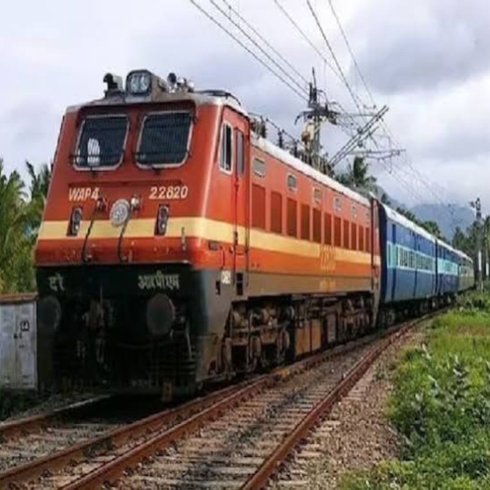 3 साल में प्रदेश को मिलीं 33 नई ट्रेनें:इंदौर के खाते में आईं सिर्फ 2; भोपाल को पांच