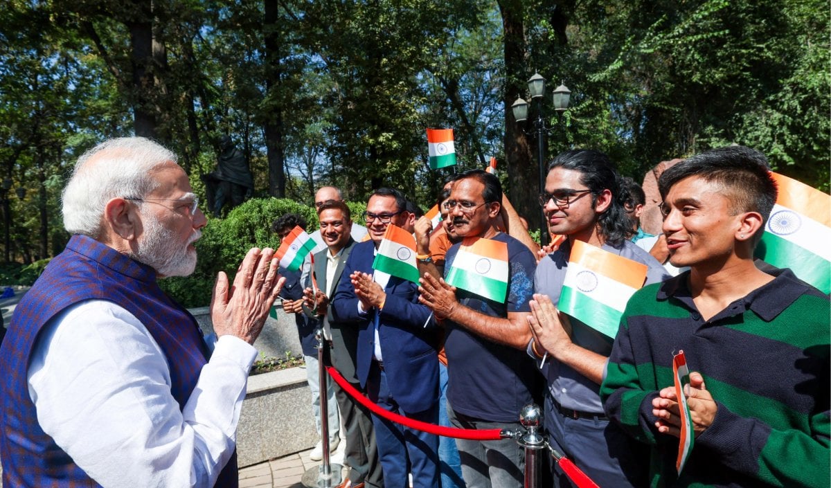 Uzbekistan दौरे पर छात्रों ने सुनाई PM Modi की कविताएं, हिंदी और उज्बेक भाषा में हुआ पाठ