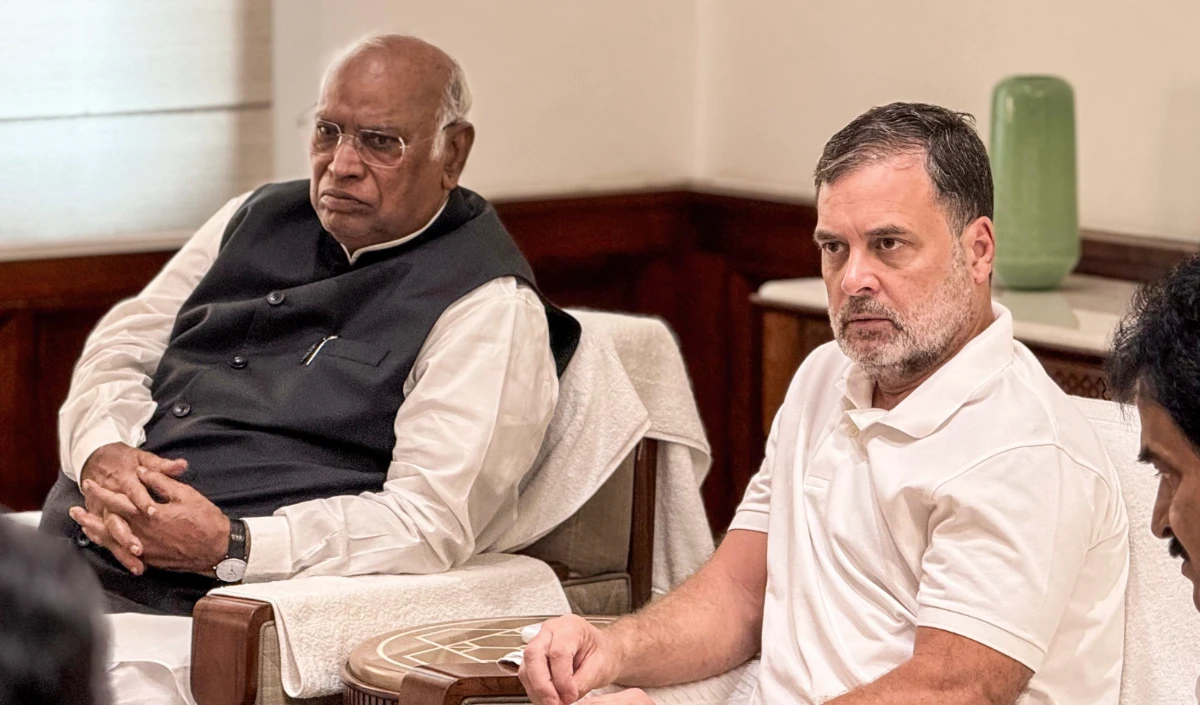 लगातार दूसरे साल Independence Day समारोह से नदारद Rahul Gandhi और Kharge, क्या है नाराजगी की वजह?
