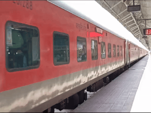 सीहोर कांवड़ यात्रा में जाने वालों के काम की खबर:भोपाल की 19 और मक्सी-उज्जैन की 20 ट्रेनें, 25-26 अगस्त को लागू रहेगी व्यवस्था, देखें समय