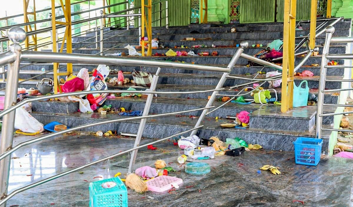 Singheshwar Temple Stampede | सावन के अंतिम सोमवार पर मधेपुरा के सिंगेश्वर मंदिर में मची भगदड़! बैरिकेड टूटने से आधा दर्जन लोग घायल