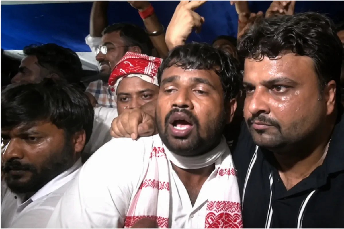 झारखंड सरकार के परीक्षा रद्द करने के बावजूद जारी रहेगा अनशन, सीबीआई जांच की मांग पर अडिग प्रदर्शनकारी