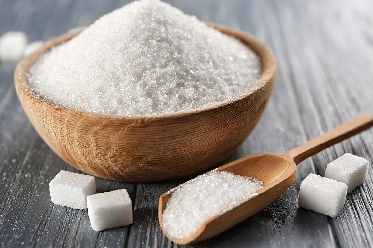 Sugar Price: राखी से पहले घट रहे चीनी के दाम, रिटेल में 4 रुपये किलो गिरे भाव, थोक में 350 रुपये टूटे, जानिए आपके शहर में कीमतें