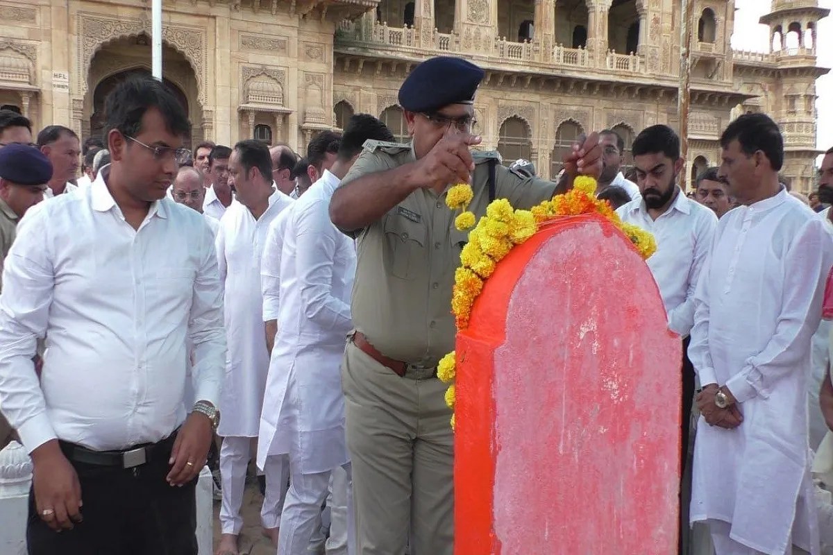 मोरबी में मच्छु जल त्रासदी की 47वीं बरसी पर मौन रैली, दिवंगतों को दी श्रद्धांजलि, 11 अगस्त 1979 की भयावह त्रासदी को याद कर भावुक हुए मोरबीवासी