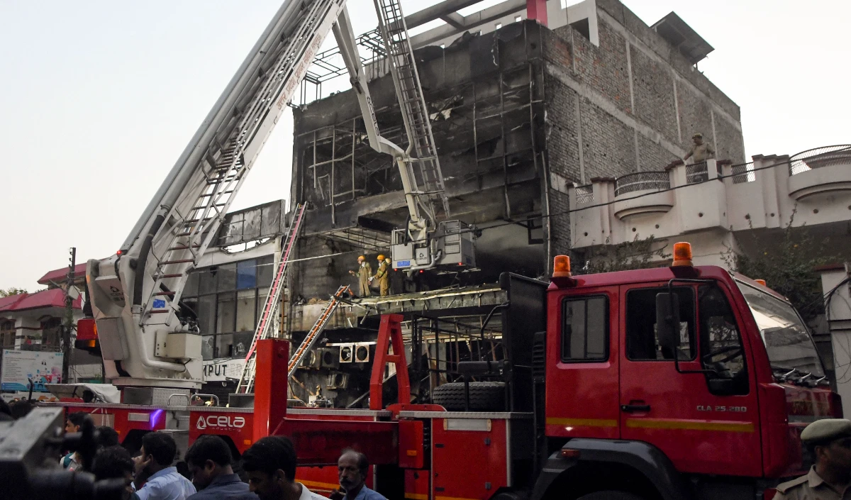 West Bengal Hotel Fire | पश्चिम बंगाल में भीषण अग्निकांड! कोलकाता और तारापीठ के होटलों में आग से 18 की दर्दनाक मौत, मचा हड़कंप