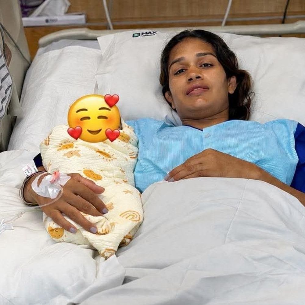 दंगल गर्ल बबीता फोगाट बनीं मां:बेटी संग तस्वीरें शेयर कर लिखा- शिवरात्रि पर नन्हीं पार्वती आईं; बेटा 5 साल का हुआ