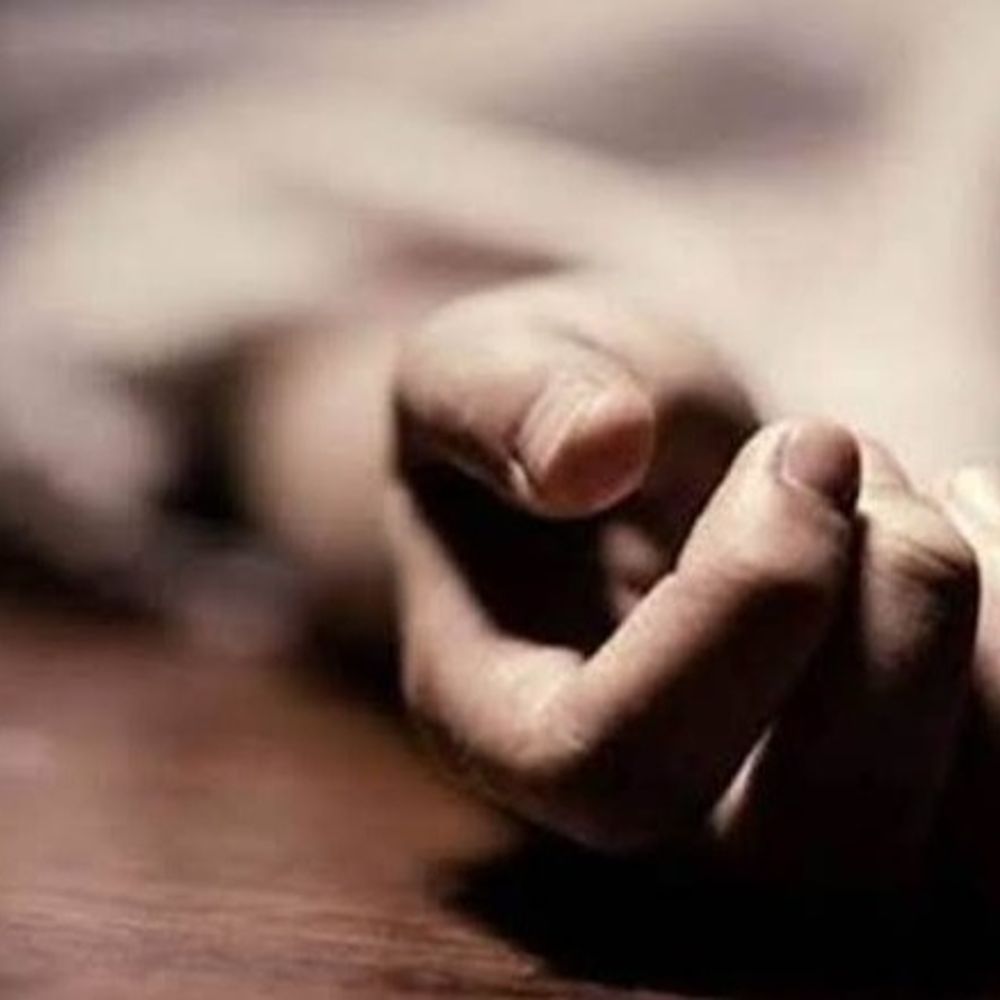 डॉक्टर ने अपार्टमेंट के आठवीं मंजिल से कूदकर जान दी:पीएचडी महिला ठग ने हड़प लिए थे 1.40 करोड़ रुपये, सदमे में सुसाइड किया