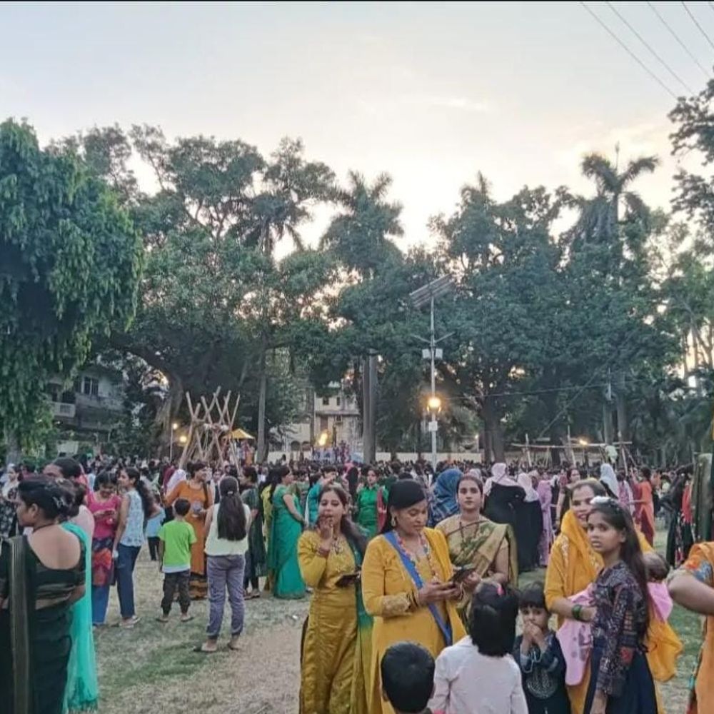 स्वतंत्रता दिवस के साथ मेरठ में हरियाली तीज की धूम:झूले पर विराजे राधा-कृष्ण, शहरभर में हो रहे आयोजन