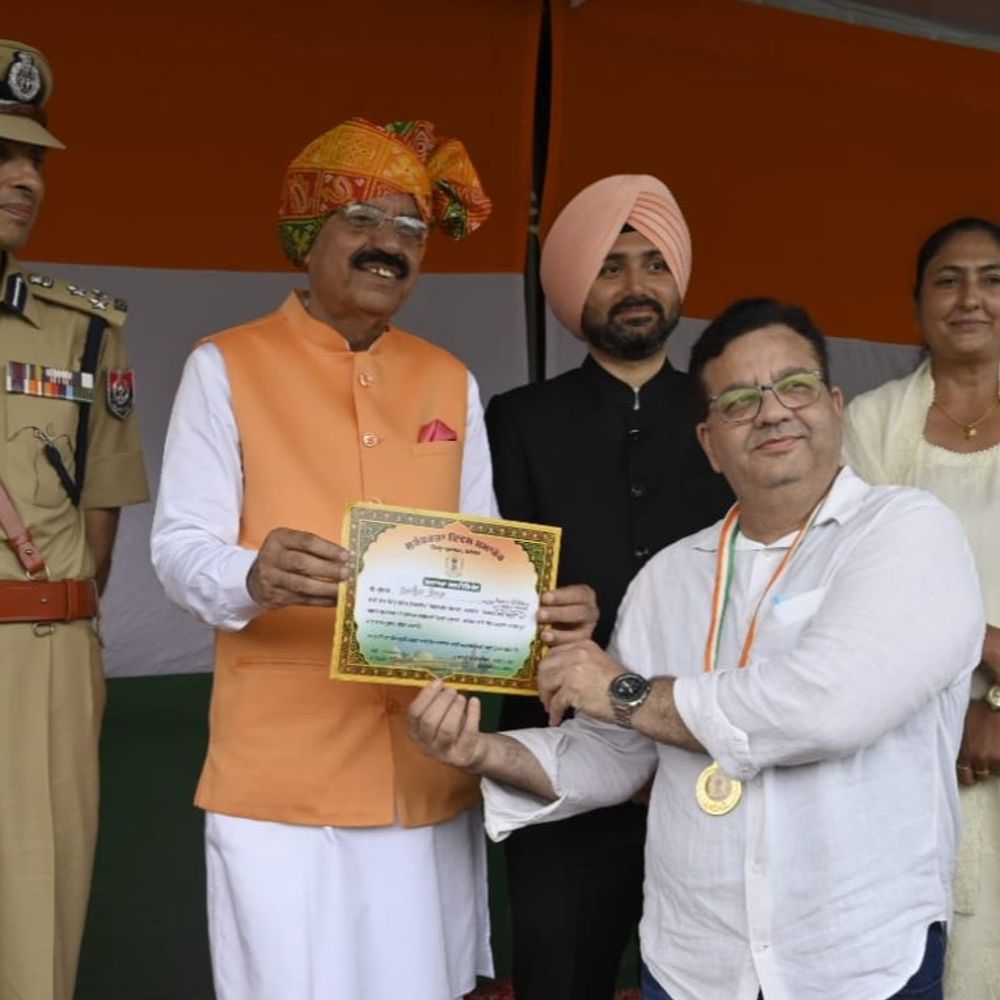 जालंधर की 180 सख्शियतों को मिला सम्मान:सराहनीय काम के लिए कैबिनेट मंत्री मोहिंदर भगत ने किया सम्मानित, प्रशंसा पत्र और पदक दिए गए