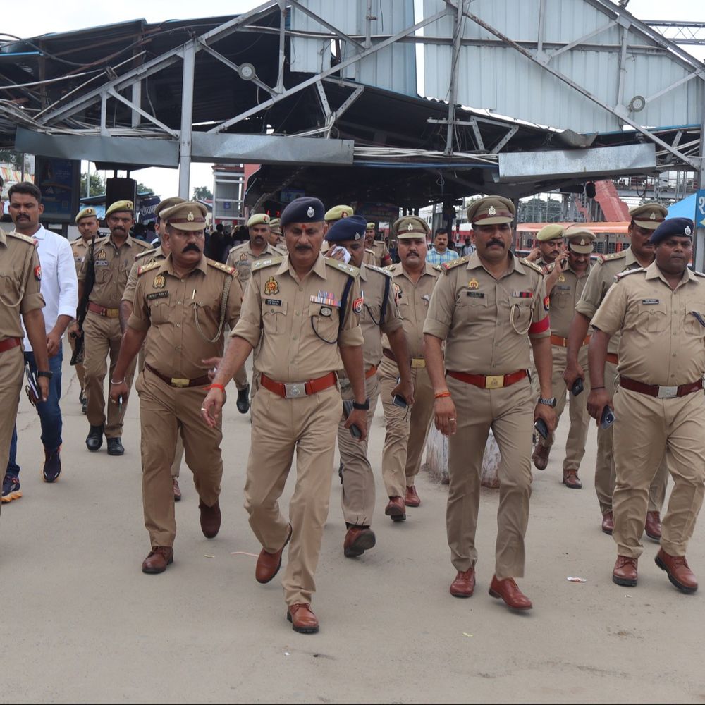रेलवे स्टेशन पर सुरक्षा को लेकर अलर्ट मोड में GRP:प्लेटफॉर्म पर निकले रेलवे SP ने परखी सुरक्षा व्यवस्था
