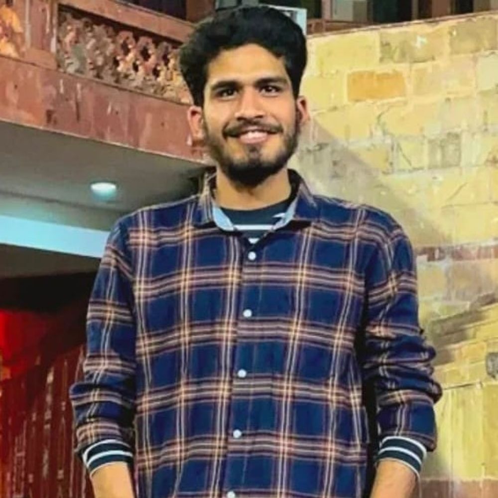 निम्स यूनिवर्सिटी में 15वीं मंजिल गिरा छात्र, मौत:लखनऊ का रहने वाला था आदित्य तिवारी, गार्नेट हॉस्टल में तीन रूम पार्टनर के साथ रहता था; पुलिस जांच में जुटी