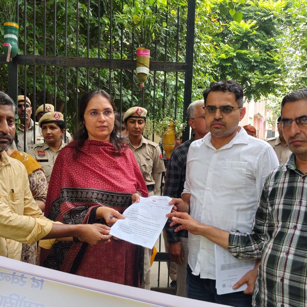 सोनीपत में पटवारी-कानूनगो एसोसिएशन का प्रोटेस्ट:सीएम के नाम भेजा ज्ञापन; 8 मांगों पर जल्द कार्रवाई की मांग