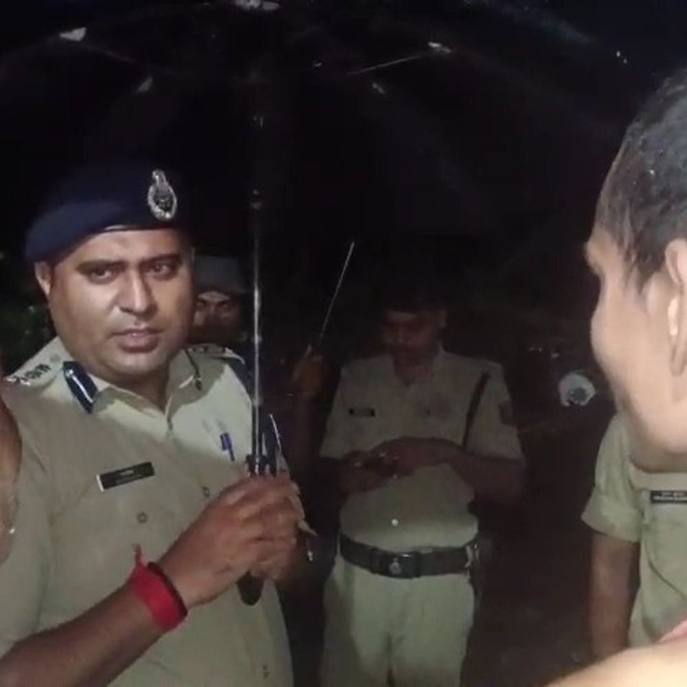 खेत में सब्जी तोड़ने गए किसान की गोली मारकर हत्या:घात लगाए अपराधियों ने मारी दो गोलियां, जमीन विवाद में फायरिंग; पुलिस मौके पर पहुंचकर जांच में जुटी