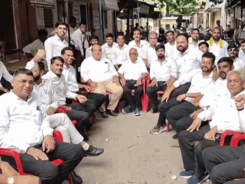 नए कोर्ट भवन में चैंबर नहीं मिलने से वकील नाराज:बोले- चैंबर नहीं तो नए कोर्ट में नहीं करेंगे काम; मूलभूत सुविधाओं की कमी से नाराजगी
