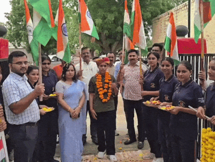 बाड़मेर की प्रियदर्शनी एयरफोर्स अग्निवीर बनीं, ट्रेनिंग पूरी कर लौटीं:दादा BSF से रिटायर्ड, बोली- बचपन में फौजी को देखा तो सेना में जाने की ठानी