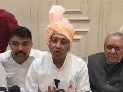 भाजपा की गुटबाजी राष्ट्रीय अध्यक्ष के सामने आई:रोहतक में बोले कांग्रेस प्रदेशाध्यक्ष, सीएम से मिलने गए लोगों को मिली लाठियां