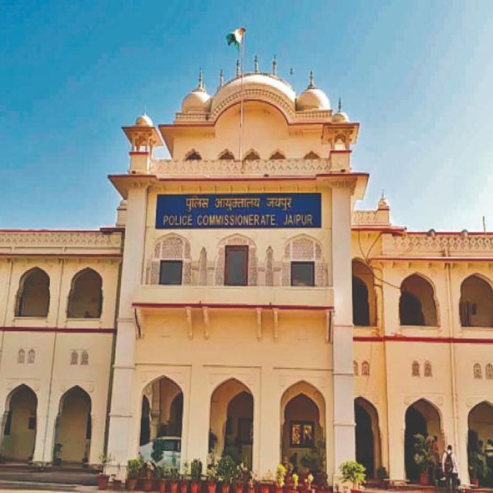 निकाय चुनाव से पहले जयपुर में 33 थानाधिकारी बदले:राजस्थान पुलिस मुख्यालय ने भी 12 निरीक्षकों को किया इधर-उधर, वकीलों के विरोध के चलते सदर थानाधिकारी लाइन हाजिर