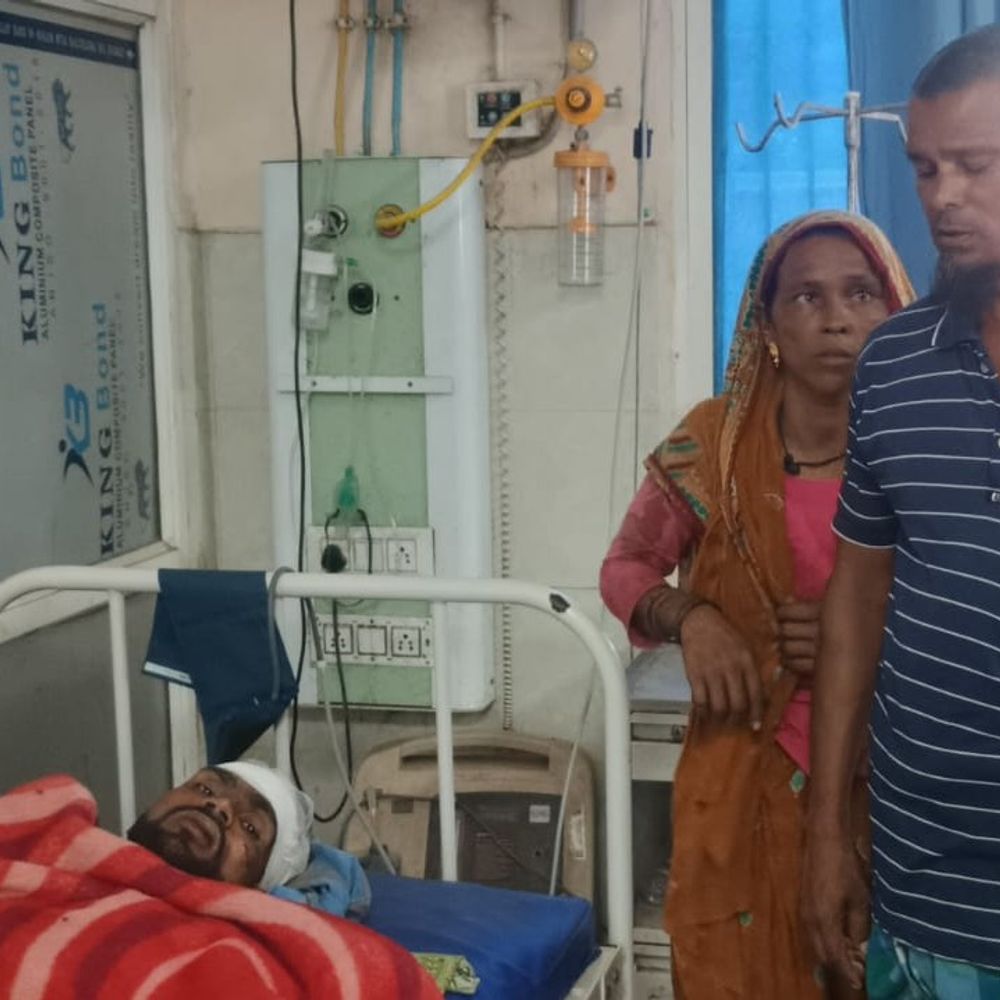अररिया में छोटे ने बड़े भाई को चाकू मारा:इंदिरा आवास योजना को लेकर विवाद, गंभीर हालत में अस्पताल में भर्ती; आरोपी फरार