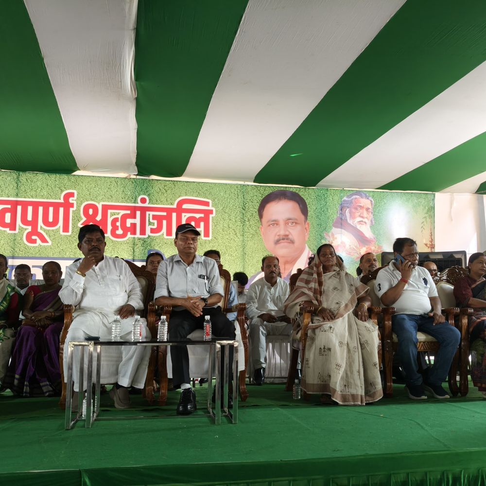 पीरटांड़ में सुदिव्य कुमार सोनू को दी गई श्रद्धांजलि:मंत्री चमरा लिंडा, फागू बेसरा और बेबी देवी समेत हजारों लोग हुए शामिल