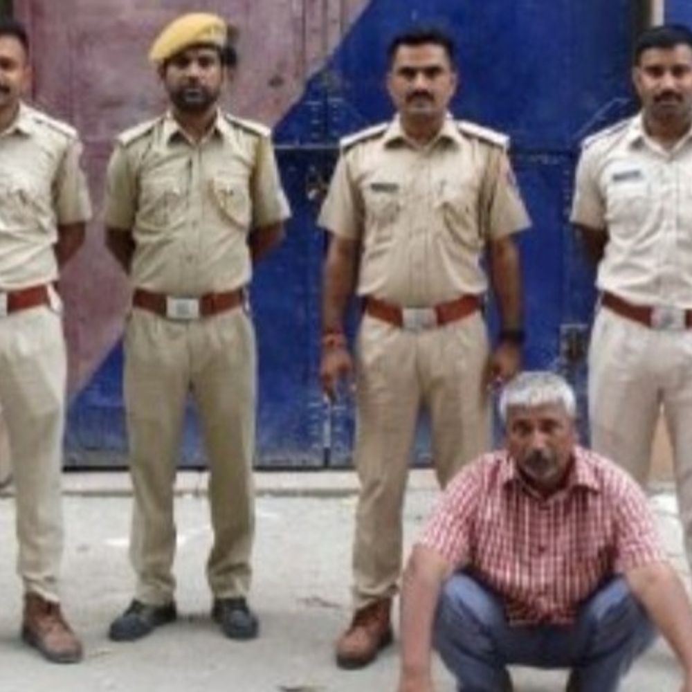 बाइक के पीछे मॉनिटर लिजर्ड को रस्सी से बांधकर घसीटा:वीडियो सामने आने पर वन विभाग ने आरोपी को पकड़कर जेल भेजा