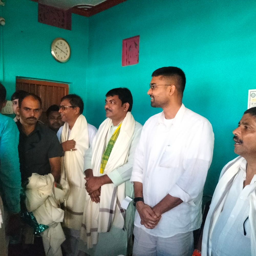 पंचायती राज मंत्री दीपक प्रकाश बेगूसराय पहुंचे:चांदपुरा में स्वागत, ग्राम कचहरी सचिवों और नाइट गार्ड ने सौंपा ज्ञापन