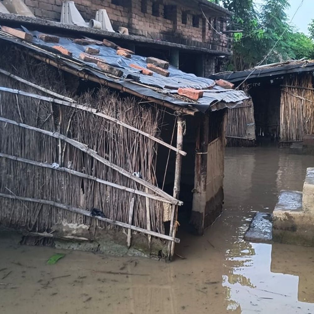 खगड़िया में बाढ़ का जलस्तर घटा:37955 परिवारों की 163159 आबादी प्रभावित, अलर्ट रहने की अपील