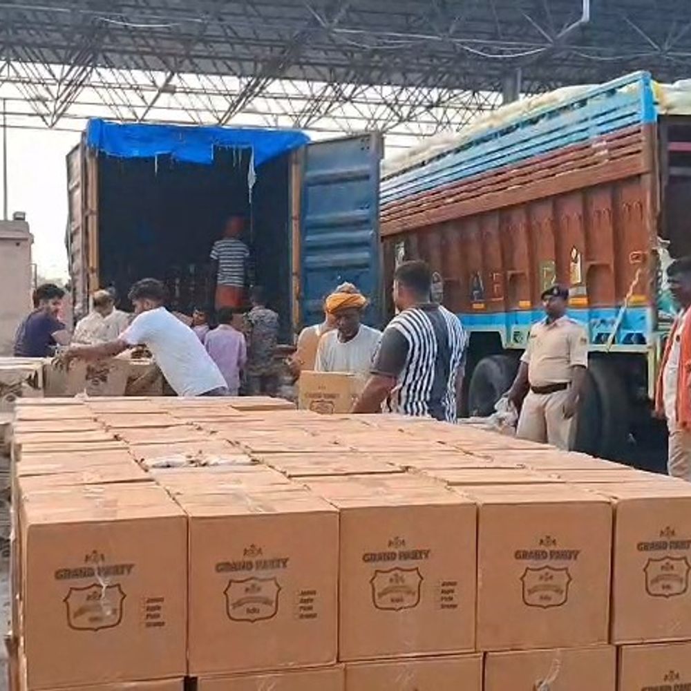 UP-बिहार चेकपोस्ट पर 5310 लीटर शराब जब्त:चंडीगढ़ से सुपौल भेजी जा रही थी विदेशी शराब, ड्राइवर गिरफ्तार
