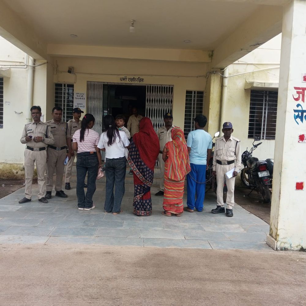 मऊगंज; नकली चांदी से ठगी करने वाला अंतरराज्यीय गिरोह पकड़ा:4 महिलाएं समेत 5 गिरफ्तार, असली चांदी और नकदी बरामद