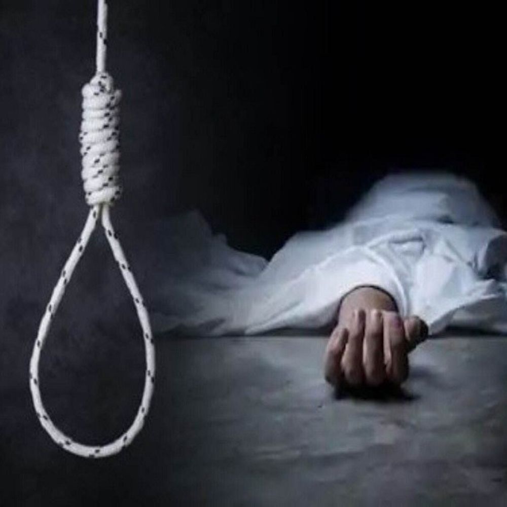 पत्नी से विवाद के बाद युवक ने किया सुसाइड:कानपुर में छत पर मिला शव, फोरेंसिक टीम ने जुटाए साक्ष्य