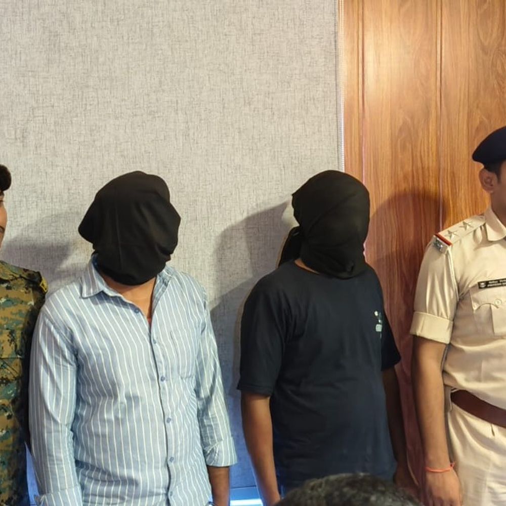 मुजफ्फरपुर में गार्ड की हत्या कर खाद लूटी, 2 गिरफ्तार:पूर्वी चंपारण से 338 बोरी खाद बरामद; वारदात में इस्तेमाल ट्रक भी जब्त