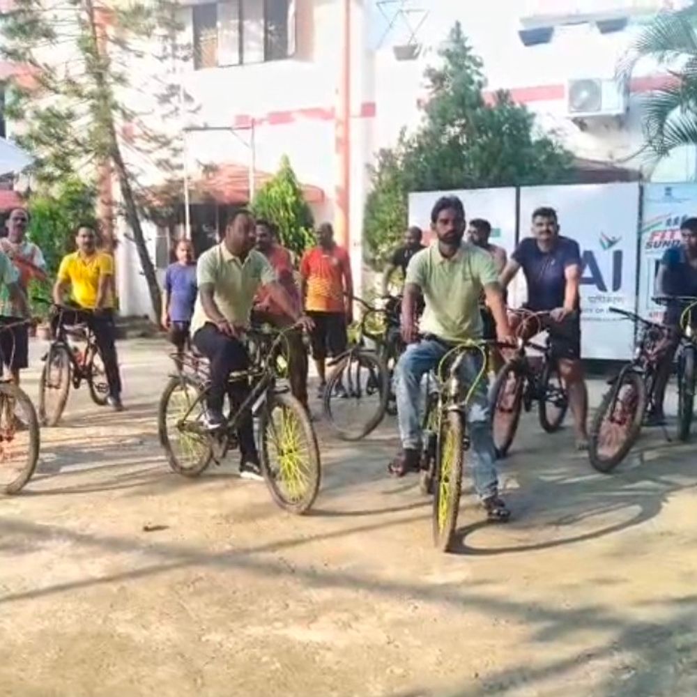 रायबरेली में फिट इंडिया अभियान के तहत साइकिल रैली:SAI ने लोगों को नियमित व्यायाम और साइकिल चलाने के लिए किया जागरूक