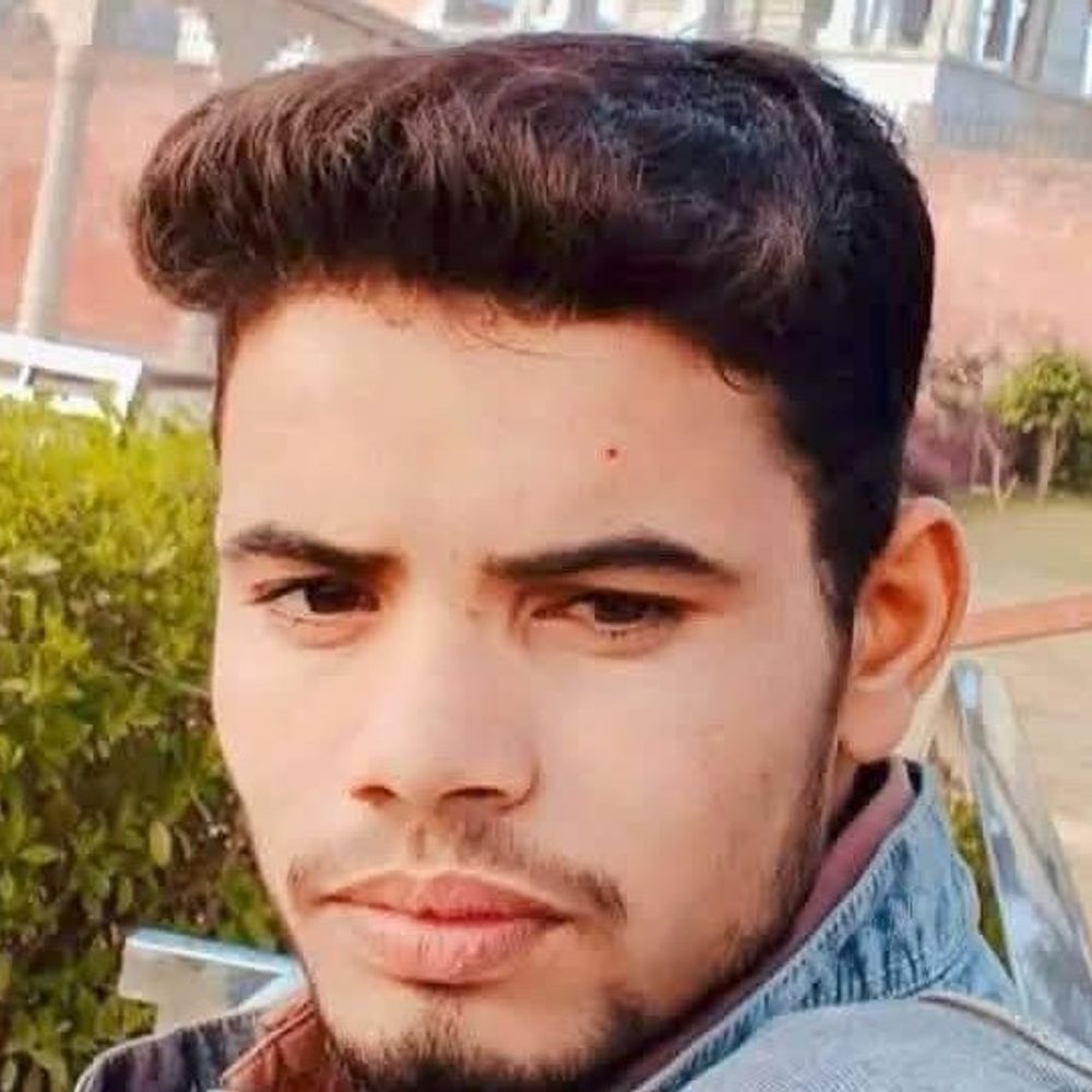 गंगा में डूबे युवक का तीसरे दिन भी पता नहीं:बदायूं में SDRF ने 15 किलोमीटर तक तलाशा, बाढ़ के कारण आगे बहने की आशंका