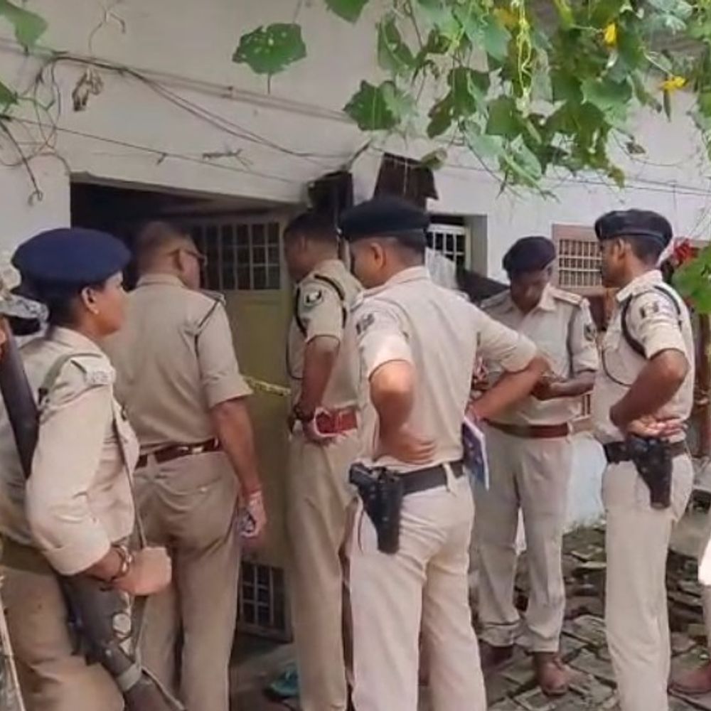 मुजफ्फरपुर में मजदूर की हत्या, दोनों आंखें फोड़ी:किराए के कमरे में खून से लथपथ मिला शव; 2 बच्चे और पत्नी घर से गायब