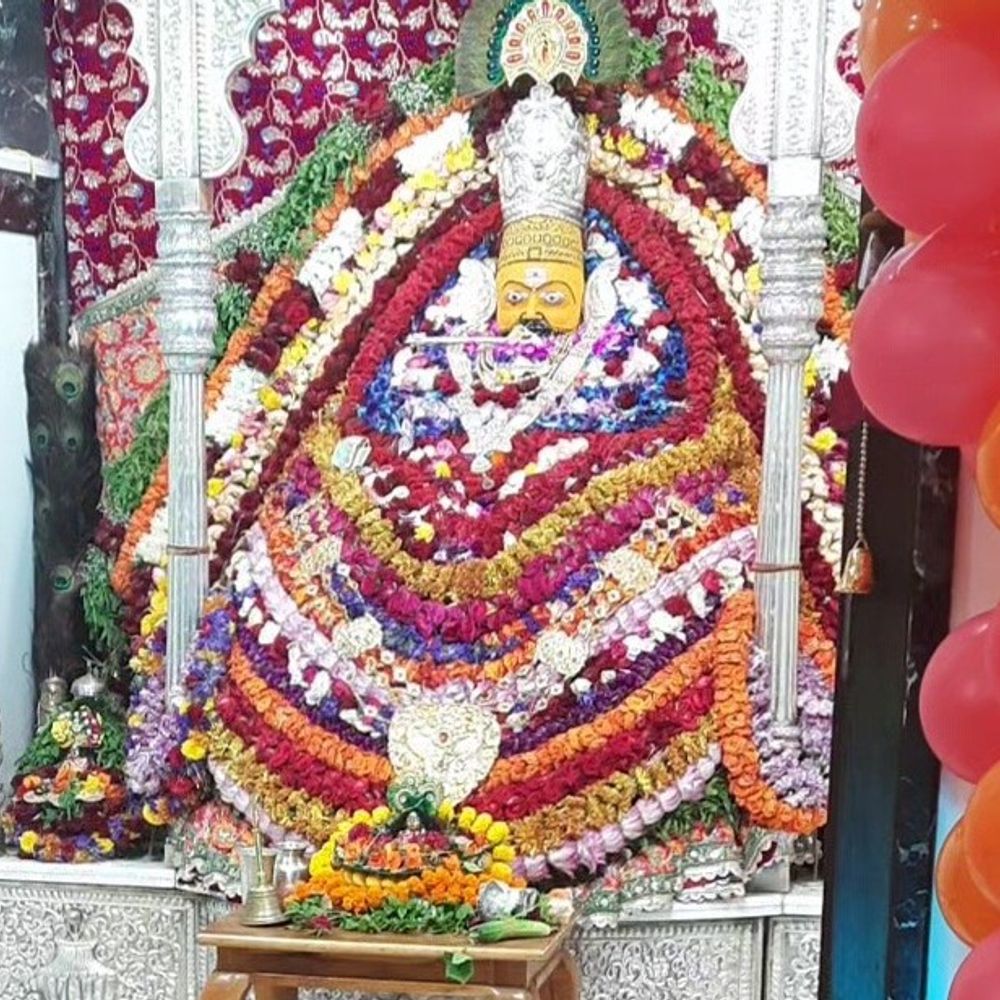 श्री श्याम बाबा मंदिर में धूमधाम से मनी जन्माष्टमी:56 भोग लगाया, भजन गायकों की प्रस्तुति पर झूमे श्रद्धालु; 12 बजे होगा श्रीकृष्ण जन्मोत्सव