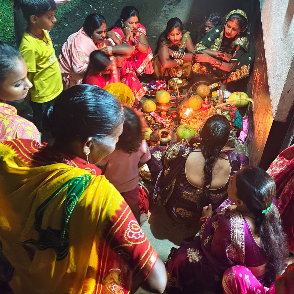 निघवाँ पंचायत में सुहागिनों ने मनाया तीज पर्व:पति की लंबी उम्र के लिए रखा निर्जला व्रत, परिवार की सुख-समृद्धि की कामना की