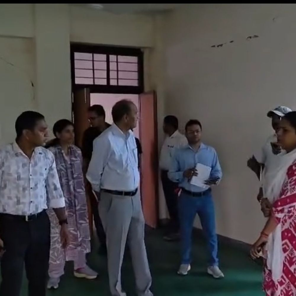 कलेक्टर ने खेल परिसर में खामियां मिलने पर जताई नाराजगी:सीपेज, ट्रैक और खेल सामग्री न होने पर 3 दिन में मांगा जवाब
