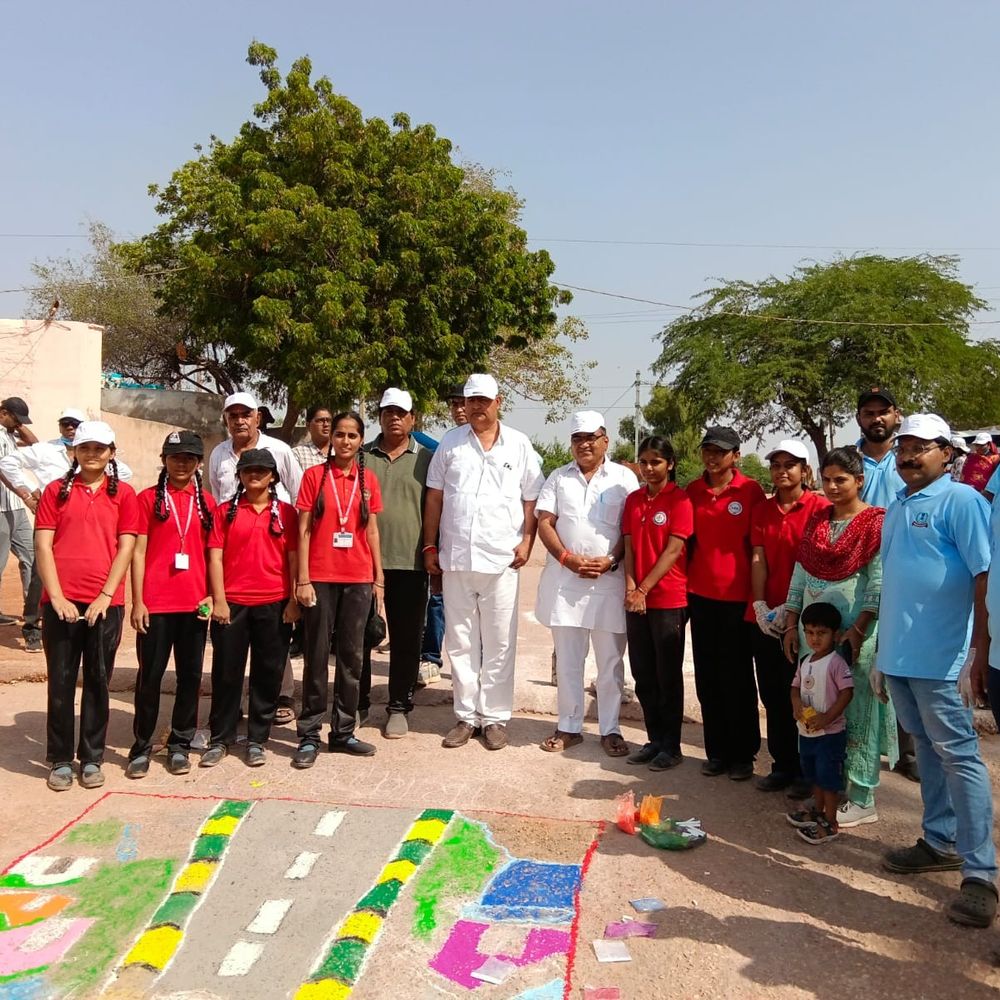 रानीसर तालाब पर स्वच्छता अभियान:सभापति मेघराज कल्ला और लोगों ने किया श्रमदान, शपथ ली