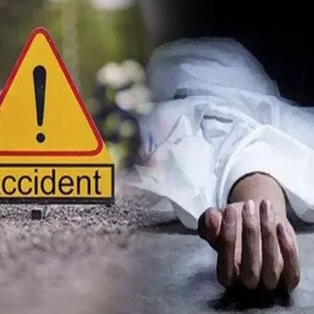 भिवानी में राजमिस्त्री का खेत में जाते समय एक्सीडेंट:पिकअप की टक्कर से 3 बच्चों के पिता की मौत