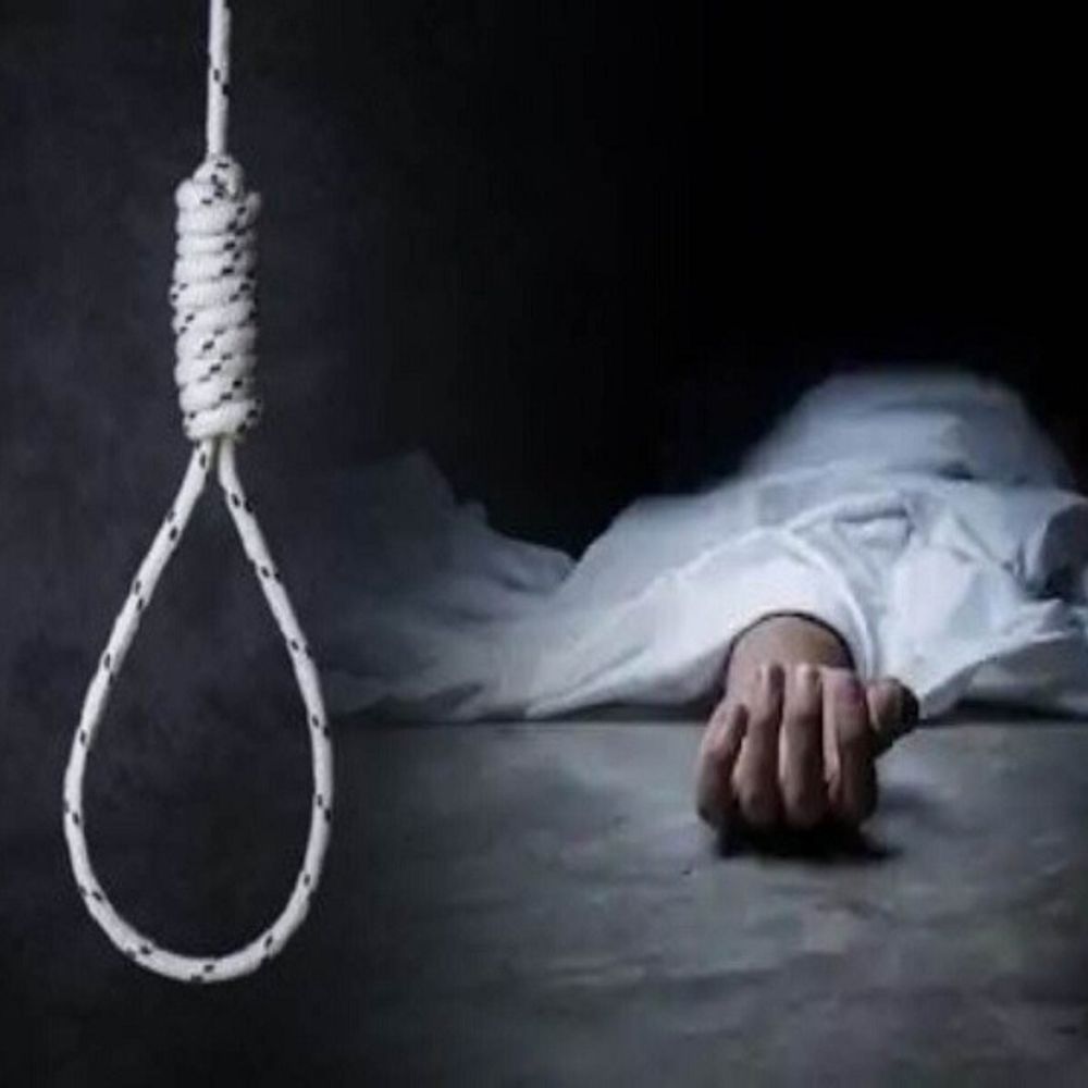 जयपुर में नाबालिग लड़की ने फंदा लगाकर किया सुसाइड:घर का गेट अंदर से बंद कर लिया, टीनशेड काटकर घुसी पुलिस ने शव को नीचे उतारा