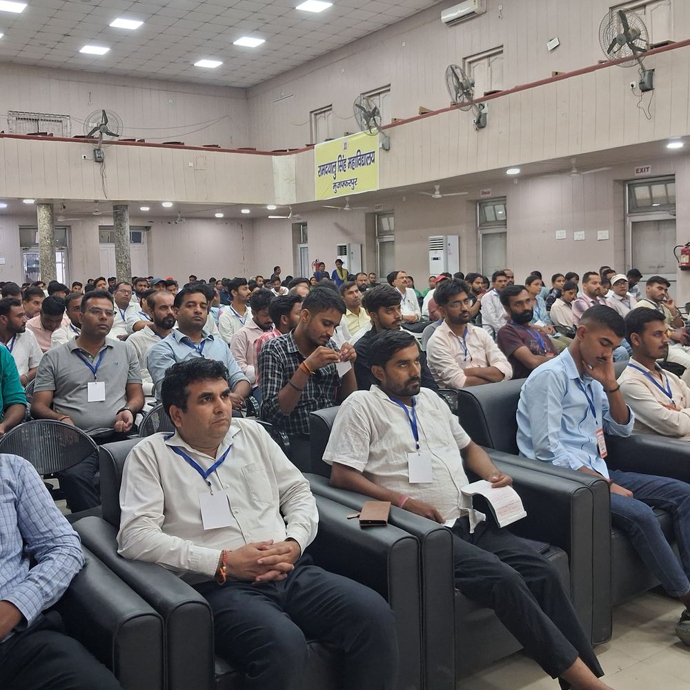 मुजफ्फरपुर में RSS का युवा संवाद:सुनील आंबेकर बोले-सोशल मीडिया से बढ़ा भ्रम, सही सोर्स पहचानें; युवाओं ने नशे-रोजगार-संस्कृति पर पूछे सवाल