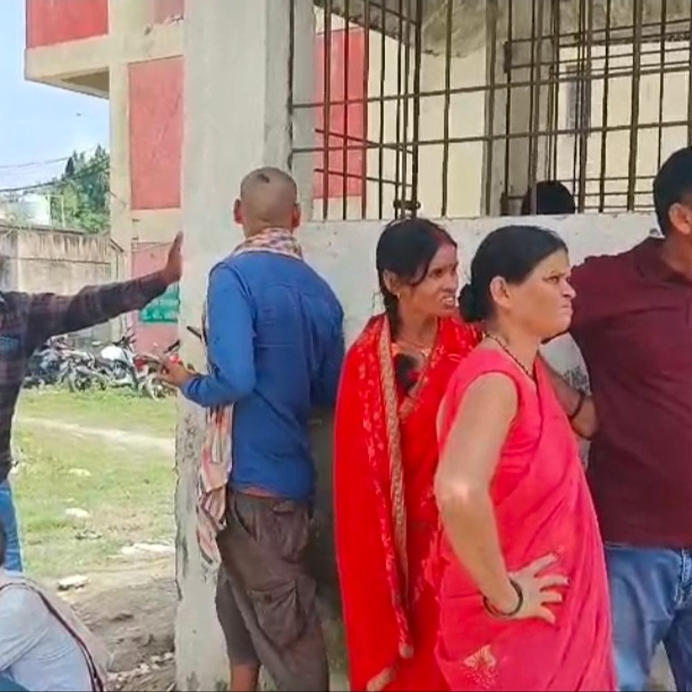 ड्यूटी के लिए निकला युवक ट्रक की चपेट में आया:मौके पर मौत, 2 साल पहले हुई थी शादी; पत्नी इसी महीने बनने वाली थी मां