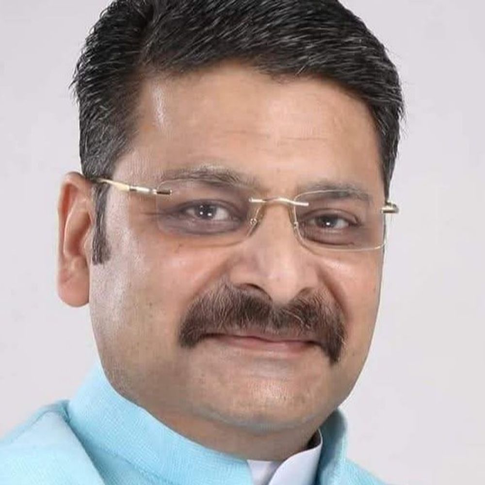 CM योगी से मिले शहर विधायक रितेश गुप्ता:मुरादाबाद के लिए ग्रीन कॉरिडोर-तटबंध मांगा;बस शहर से बाहर करने की मांग