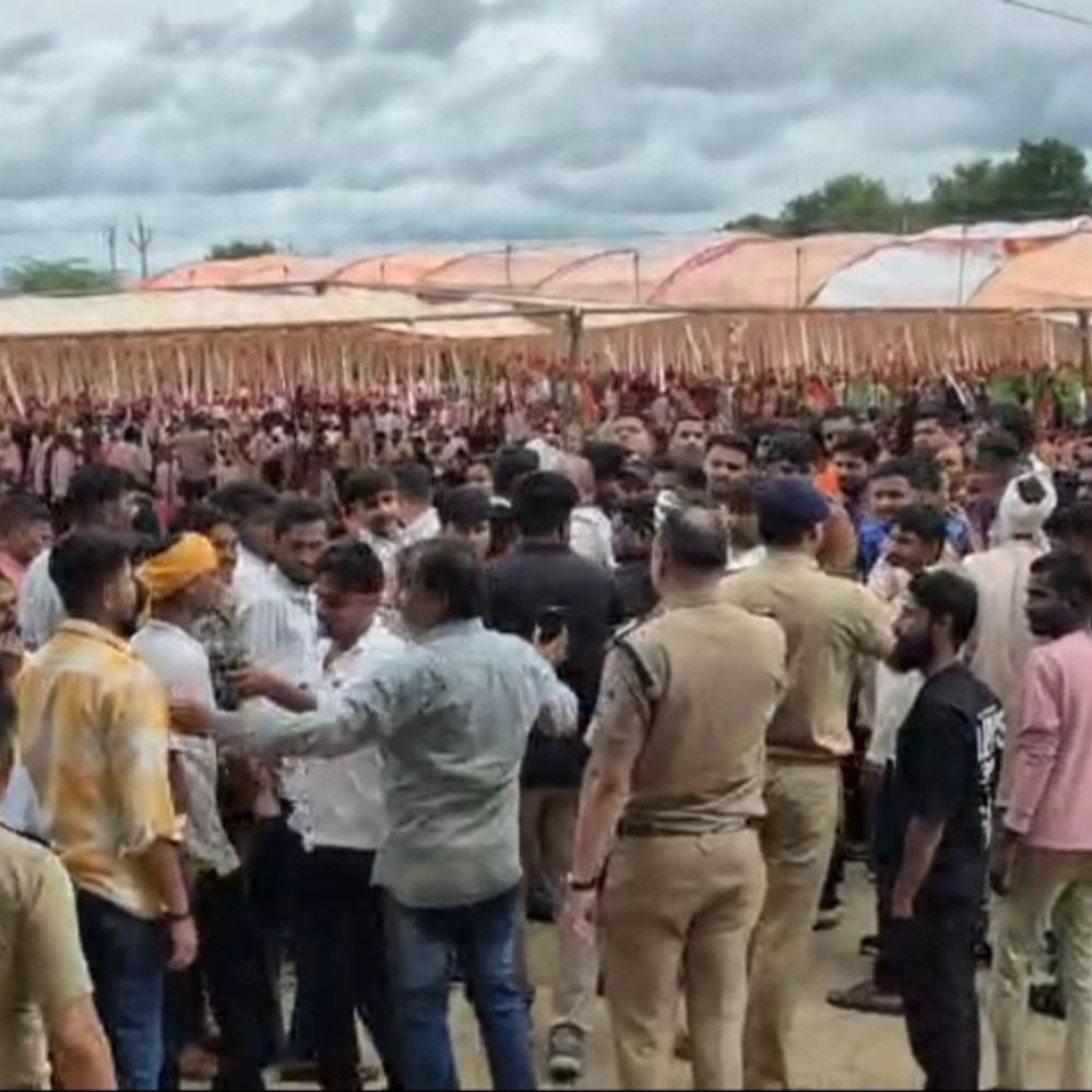 चोरी की घटनाओं को लेकर कांग्रेस का प्रदर्शन:मुरैना में पूर्व विधायक ने थाना प्रभारी पर लगाए अवैध वसूली के आरोप