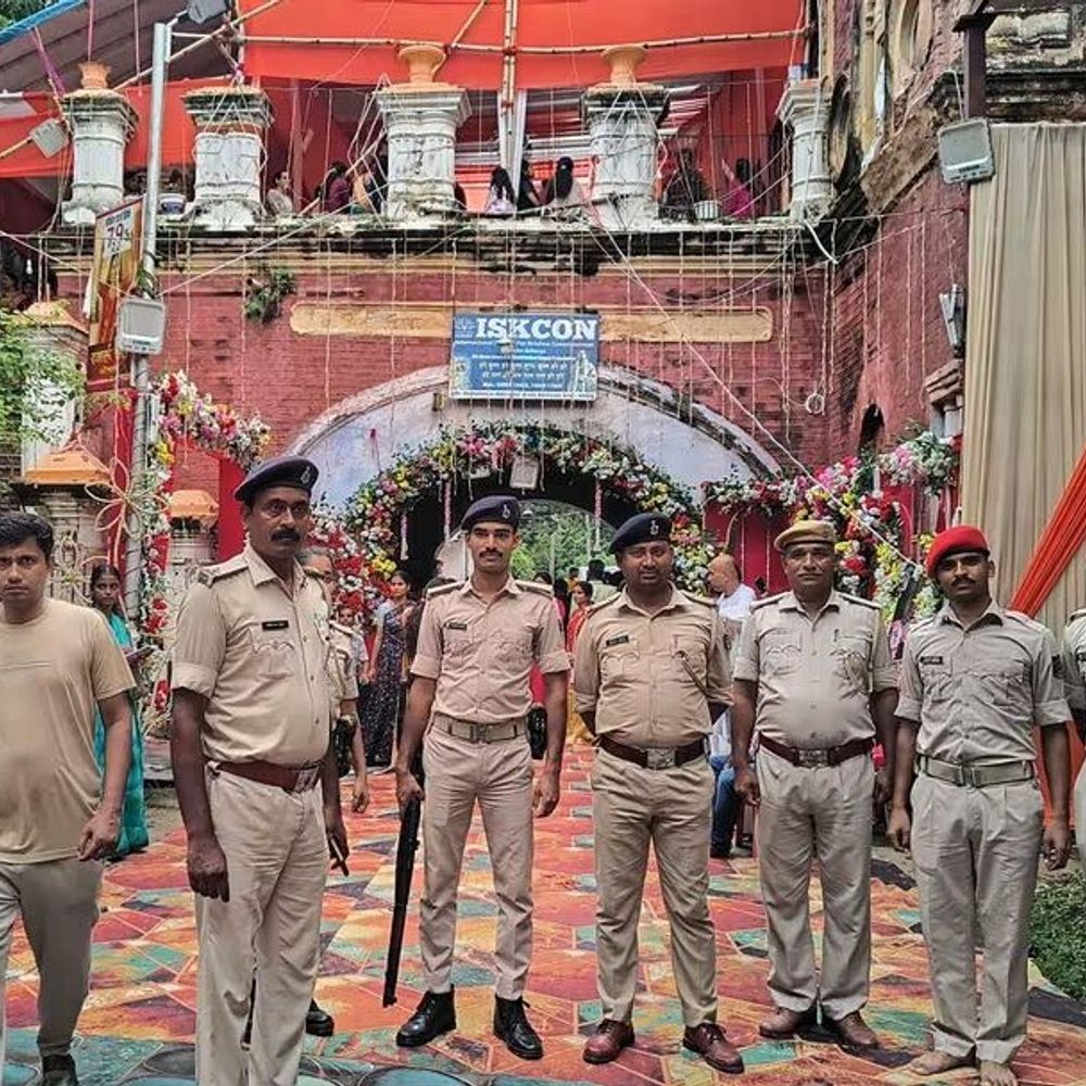 दरभंगा में जन्माष्टमी पर पूजा पंडाल तैयार:शहर और गांवों में मेले का आयोजन, 332 स्थानों पर दंडाधिकारी की है तैनाती