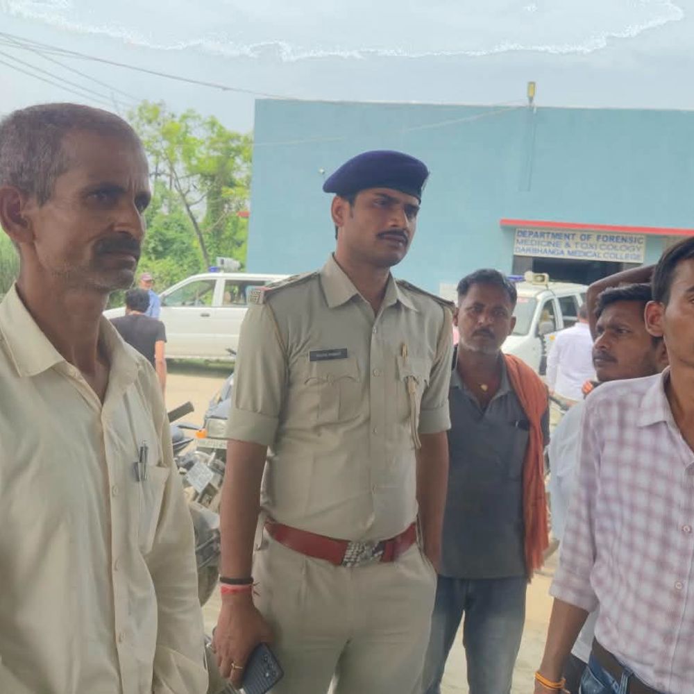 मेला दिखाने के बहाने नाबालिग को घर से ले गया:कुछ देर बाद 100 मीटर दूर मिला शव; दरभंगा में पुलिस बोली- बच्चों के बीच हंसी-मजाक में हुआ था विवाद