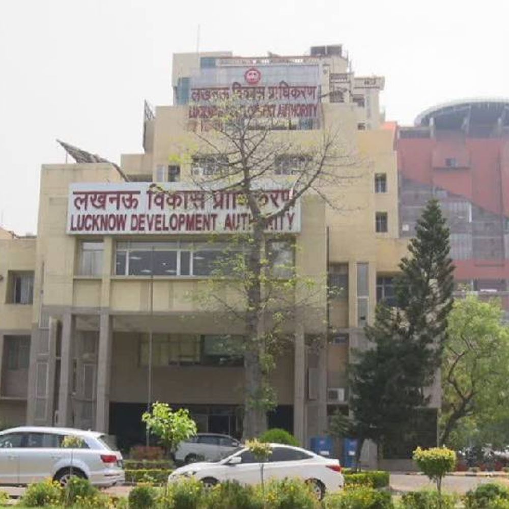 एनएचएआई की कार्रवाई के बाद पीएनसी को एलडीए का नोटिस:ग्रीन कॉरिडोर के 215.65 करोड़ के काम पर पीएनसी से एलडीए ने दिया शो कॉज